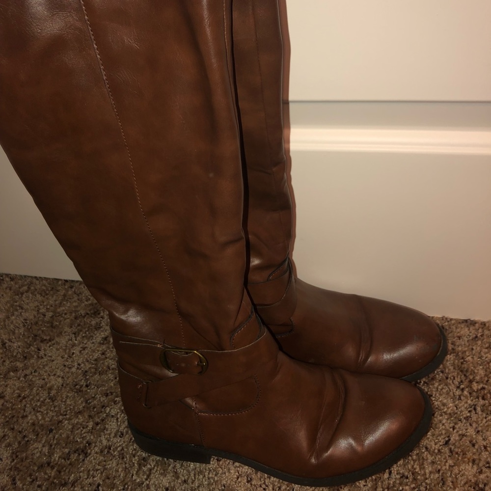Barely worn Brown boots!l